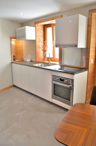 Others 3, Chalet 800, Isère