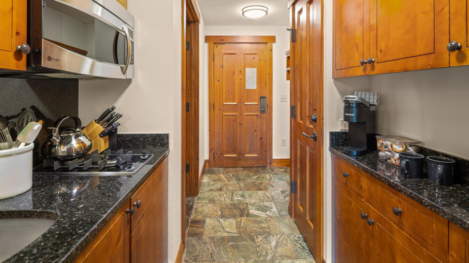 Others 5, 343 Studio NATIONAL 3rd Floor Pool & Mountain Views By Stowe Mountain Rentals, Lamoille