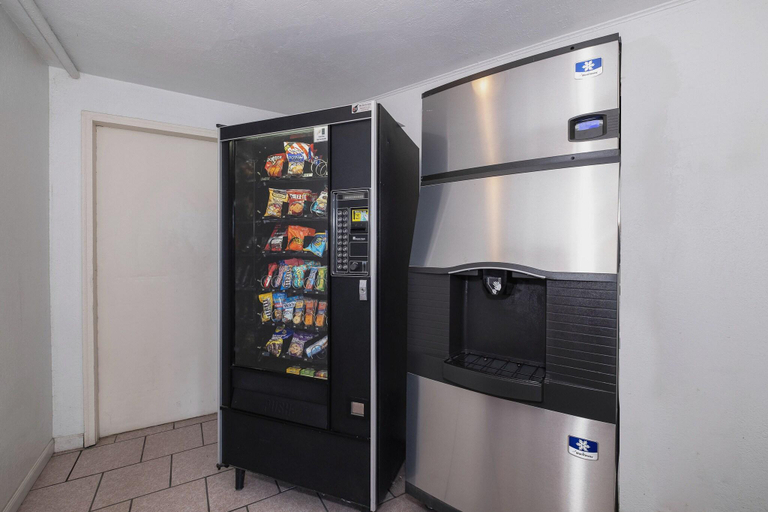 Food & Drinks 5, Red Roof Inn Abingdon, Washington