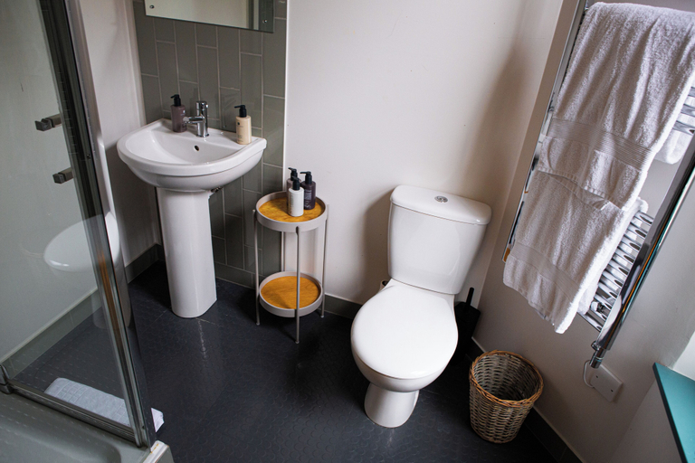 Bathroom 3, The Crown Rooms, London