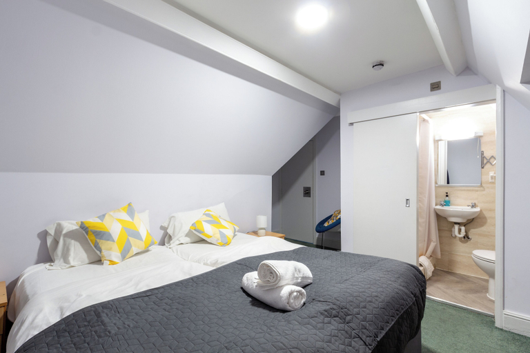 Bedroom 2, London Gatwick Inn, Surrey