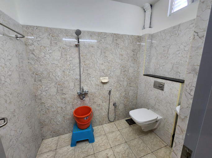 Bathroom, hotel sri ram, Krishna