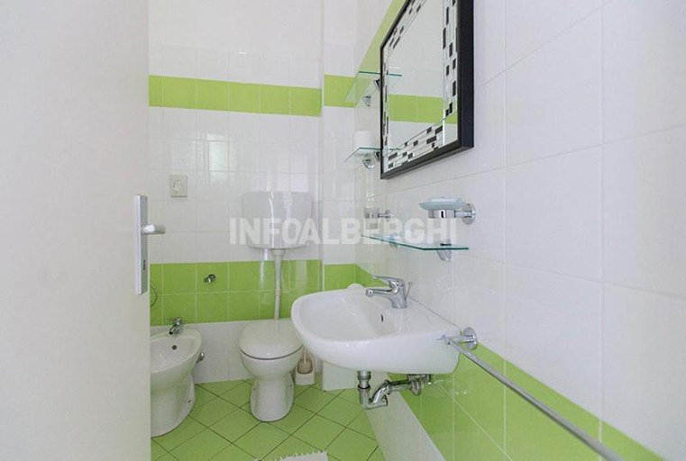 Bathroom 4, Hotel Napoleon, Rimini