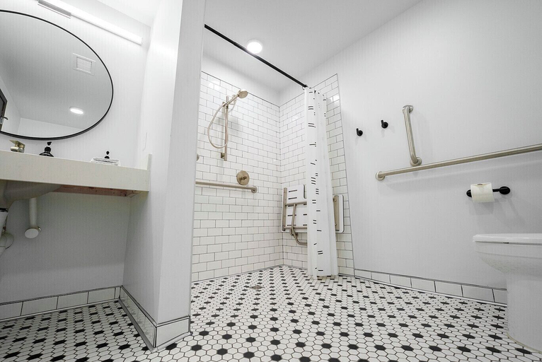 Bathroom 4, Brewhalla Hotel, Cass