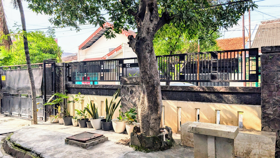 Exterior & Views 2, Chill-inn Kertajaya Syariah, Surabaya
