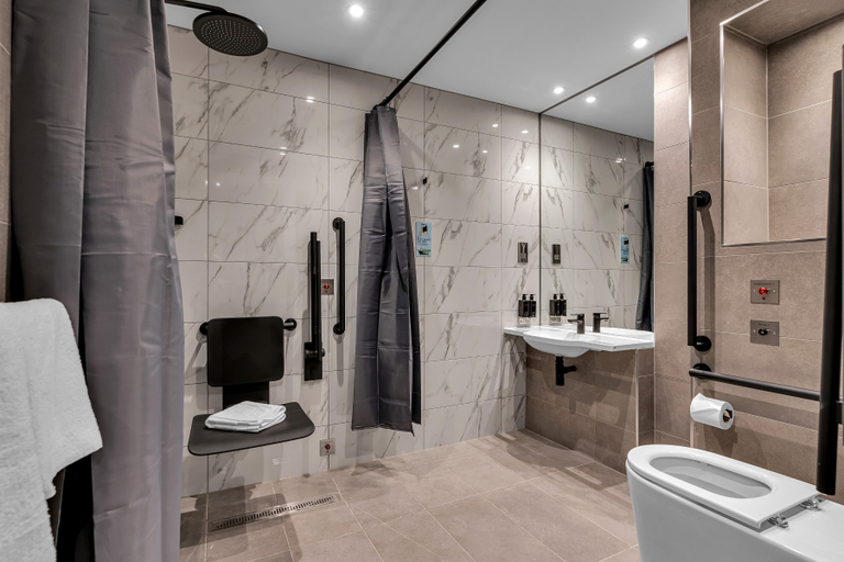 Bathroom 4, Roomzzz Edinburgh, Edinburgh