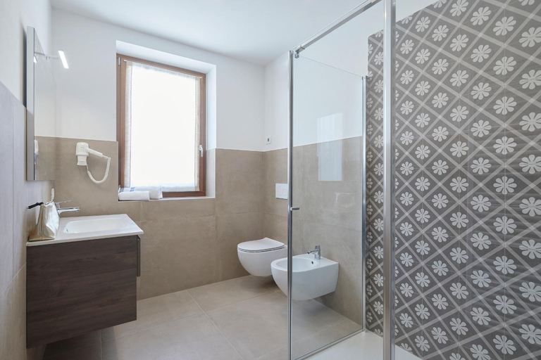 Bathroom 3, Agriturismo De Bas, Trento