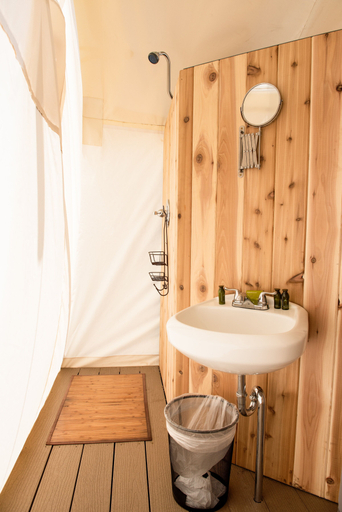 Bathroom 5, Under Canvas Zion, Washington