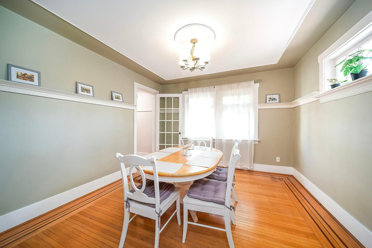 5, Charming Home Near UBC with Parking & Backyard, Greater Vancouver