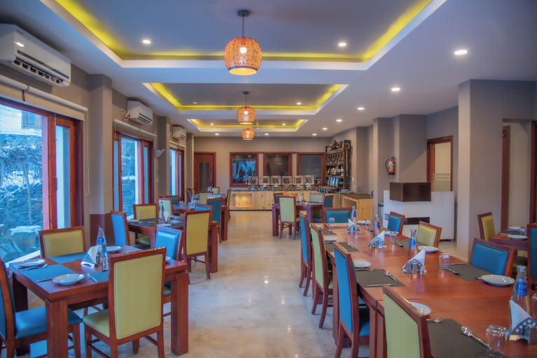 Food & Drinks 3, The Kargil, Kargil
