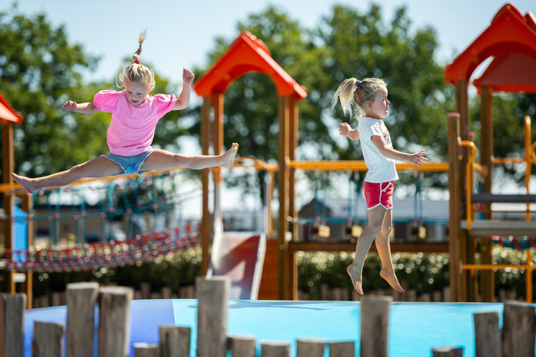 Pool, Cottage in Zeeland With Pet-friendly Stay, Veere