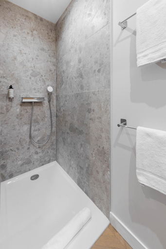 Bathroom 4, Appart Hotel Coraline, Rhône