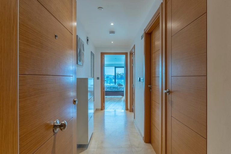Others 3, Seaside Serenity Oasis - High floor - Stunning Views, Gibraltar