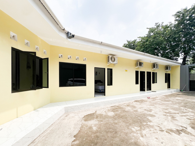 Exterior & Views 2, Graha Indah Ngagel Surabaya RedPartner, Surabaya