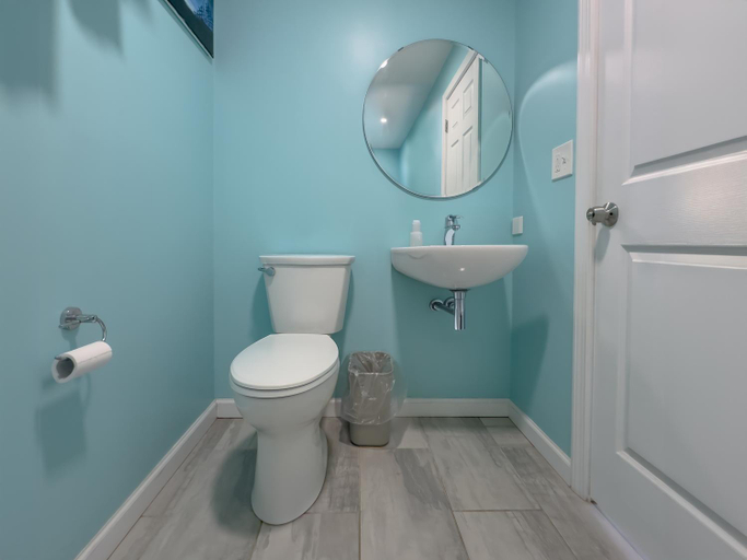 Bathroom 4, Granby Motel, Hampshire