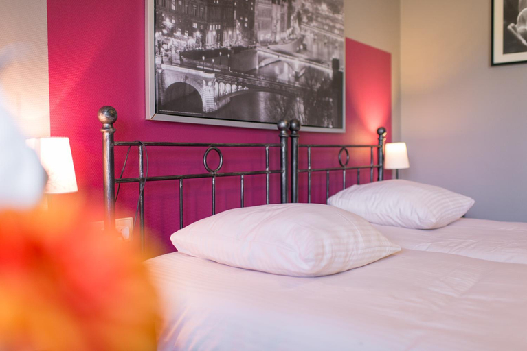 Others 5, Auberge de la Lesse, Namur