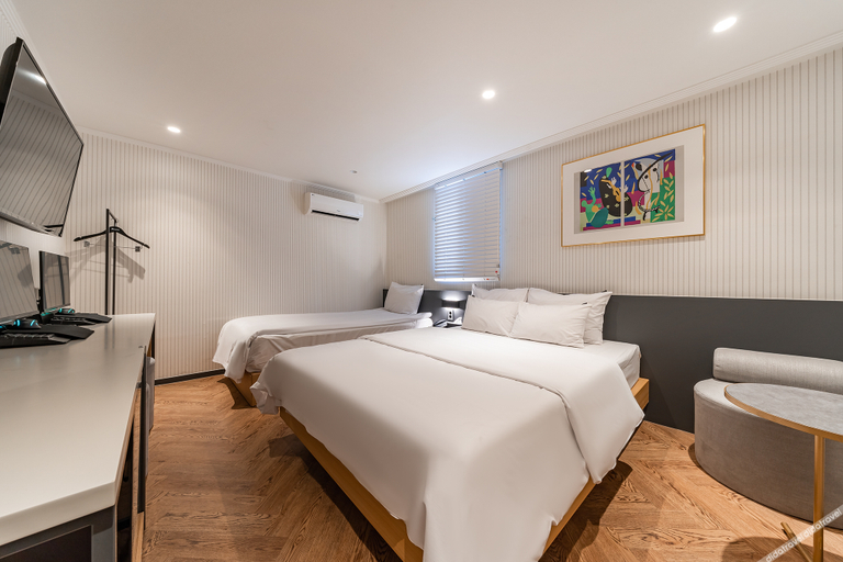 Bedroom 4, Jamsil No. 25, Songpa
