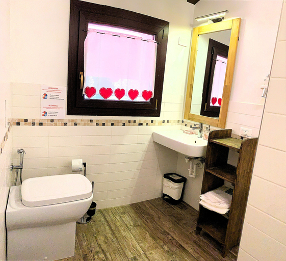 Bathroom 3, Villa ai Tigli Venice Airport Rooms Online Check-in & Keypad Access, Venezia