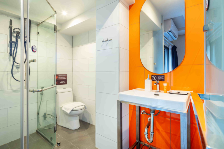 Bathroom 7