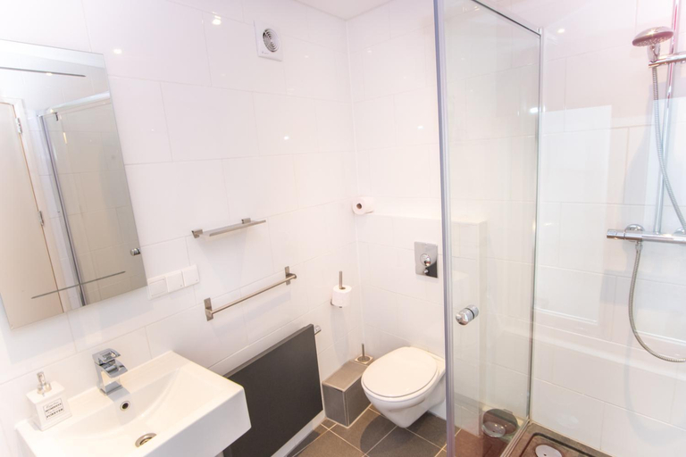 Bathroom 2, Mercedes Bed&Breakfast Amsterdam, Amsterdam