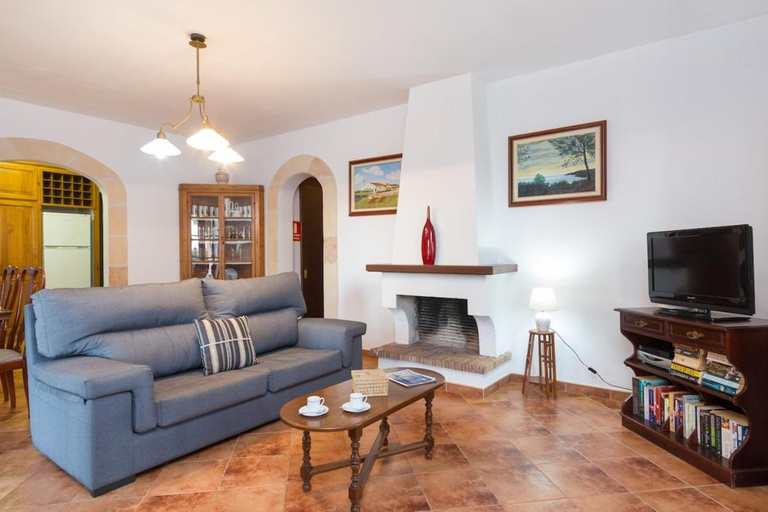 Others 4, Villa S'Hortal, Baleares