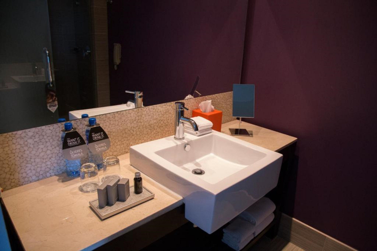 Bathroom 5, Megapolis Hotel Panama, Panamá