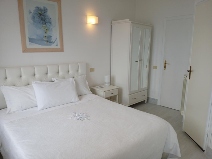 Bedroom 2, Hotel Ristorante Radar, Massa Carrara