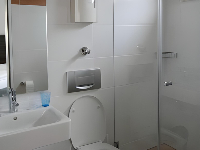 Bathroom 8