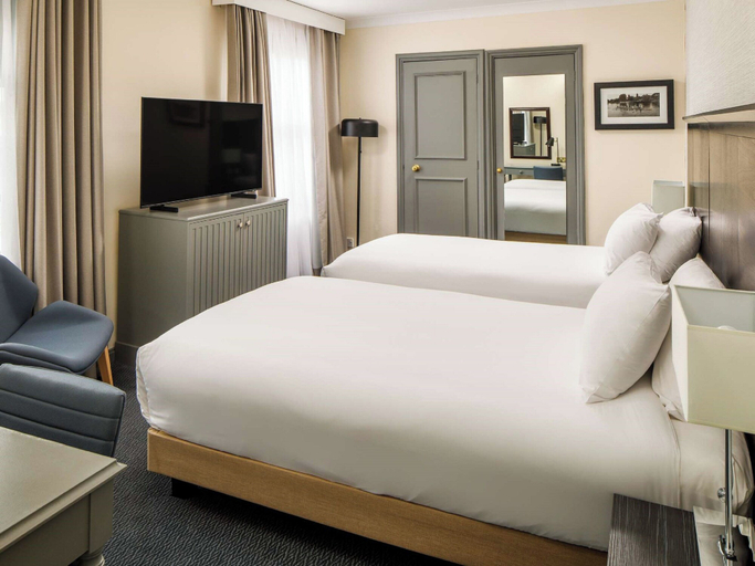Bedroom 2, Sunday London Staines-upon-Thames Heathrow T5, Surrey