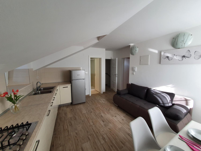 Others 2, Apartaments Ukic, Vodice