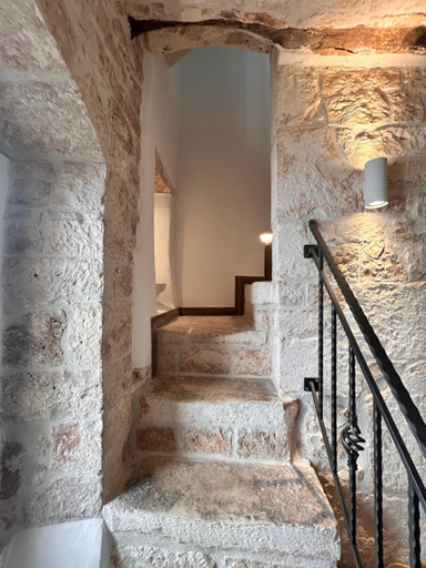 Others 4, HOME 5 - Palmento, Bari