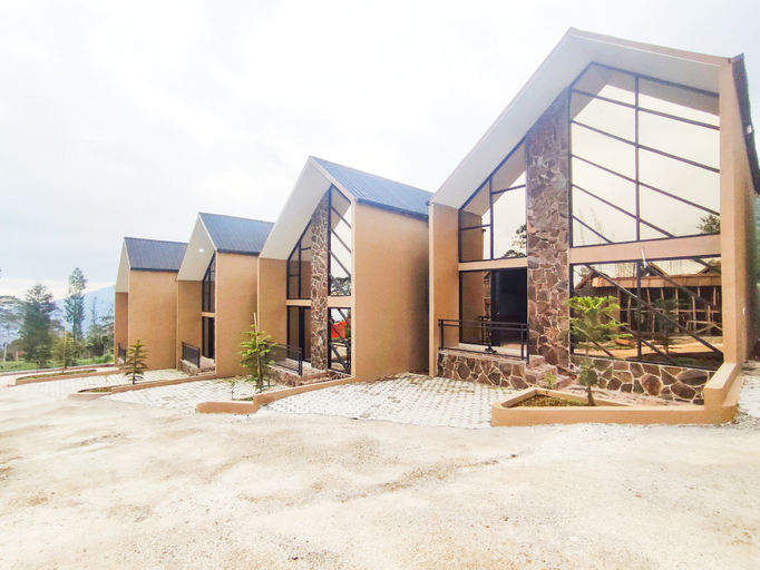 Exterior & Views 2, Napoleon Hills Tambi Tea Gardens View RedPartner, Wonosobo