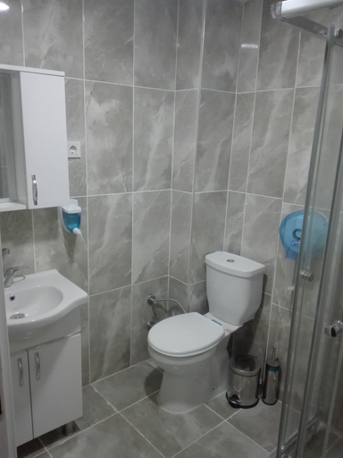 Bathroom 5, New Beylerbeyi Hotel, Üsküdar