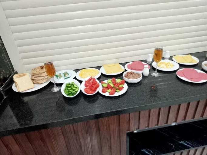 Food & Drinks 5, Golden Season Hotel, Qasr an-Nil