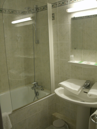 Bathroom 3, Hotel Saint Jacques, Deux-Sèvres