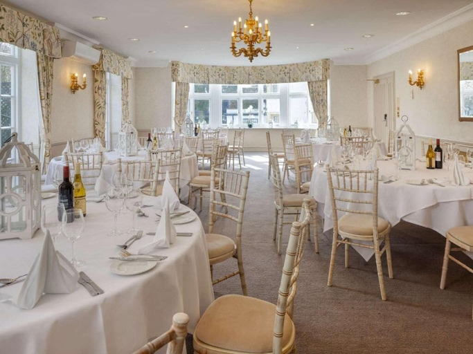 Food & Drinks 4, Sunday Box Hill Burford Bridge Hotel, Surrey
