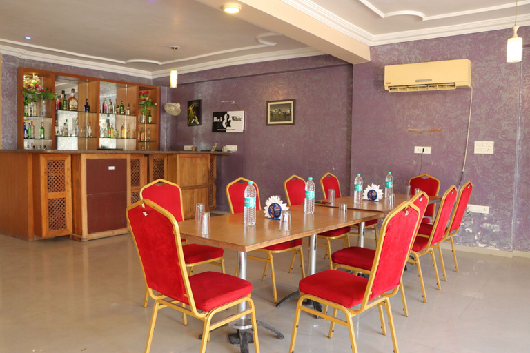 Food & Drinks, Silver Oak Country Yard Hotel & Resort, Sirohi