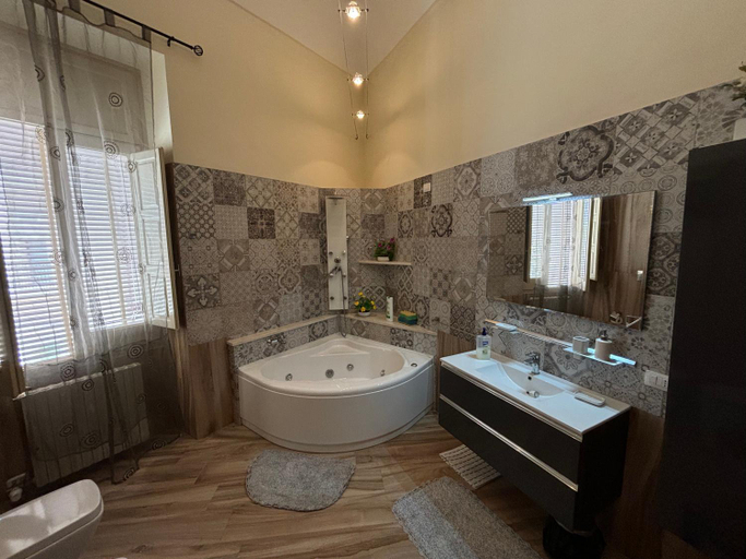Bathroom 2, Il Castello te Lu Sanna, Lecce