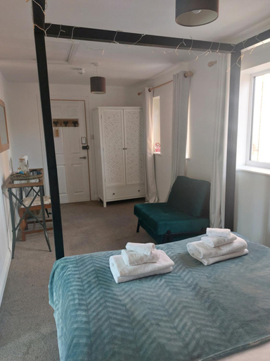 Bedroom 2, Pilgrims of the Goddess, Somerset