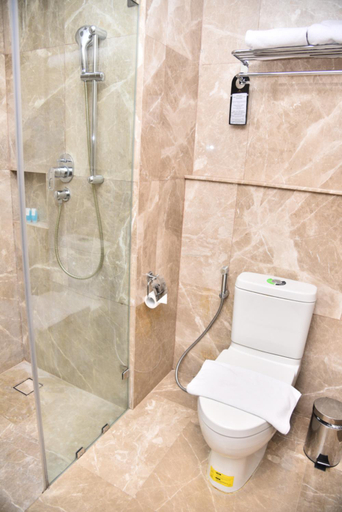 Bathroom 9