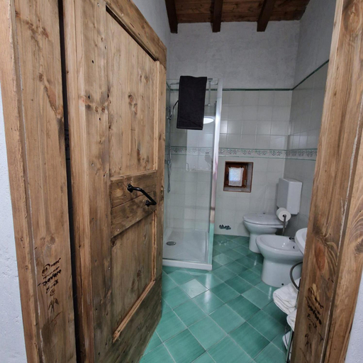 Bathroom 1, Locanda della Via, Bologna