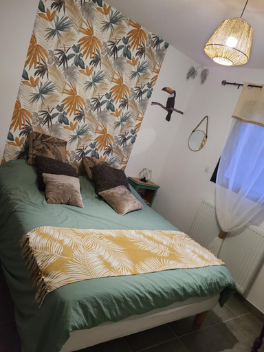 Bedroom 2, Le QG chez Flo et David, Loire