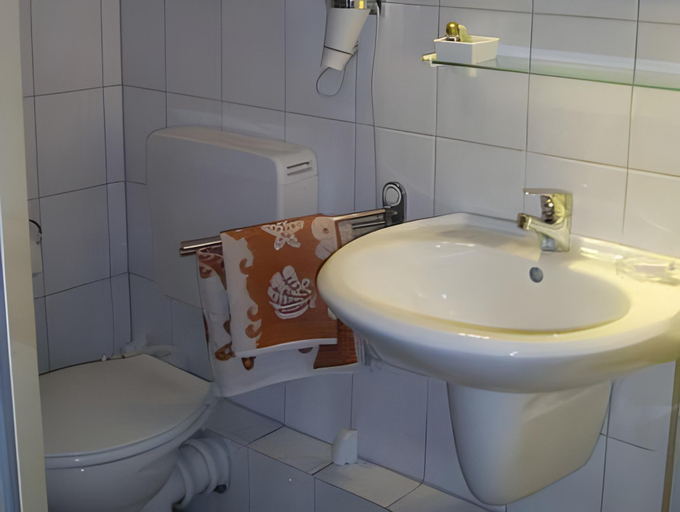 Bathroom 6