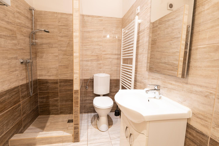 3, Standard Apartment by Hi5 - West End Center, Budapesti