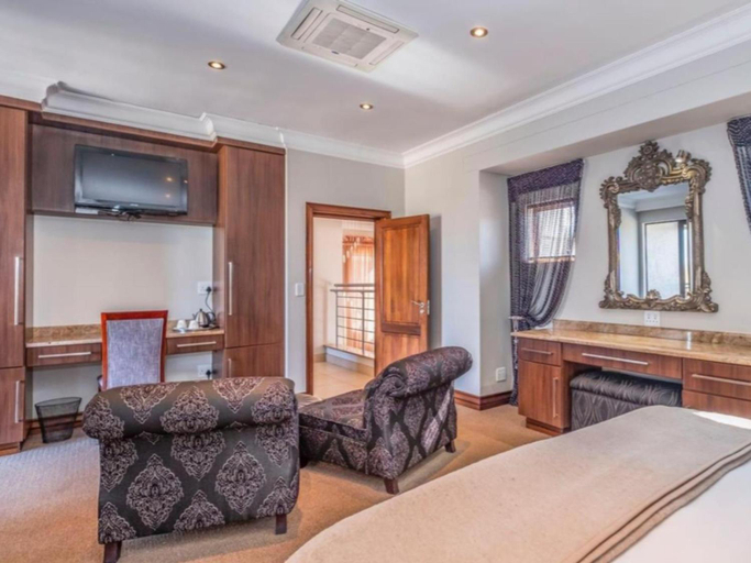 Others 5, Fairview Manor, Waterberg