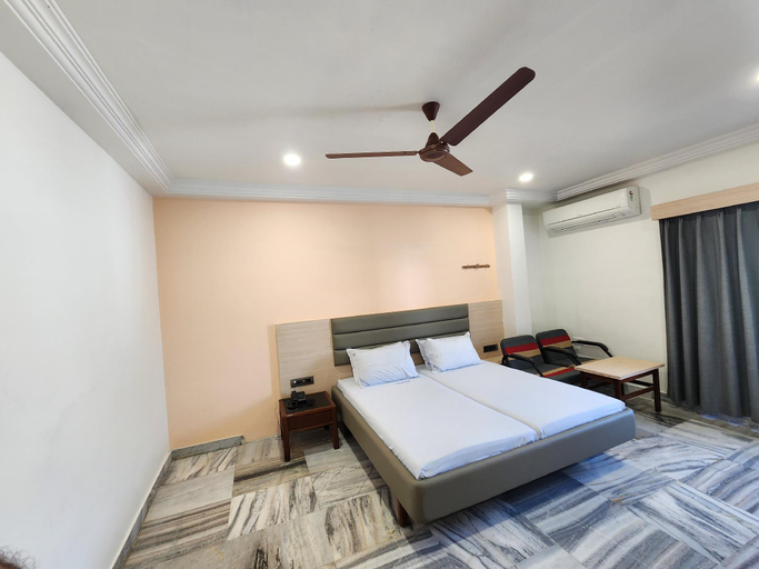 Bedroom 1, hotel sri ram, Krishna