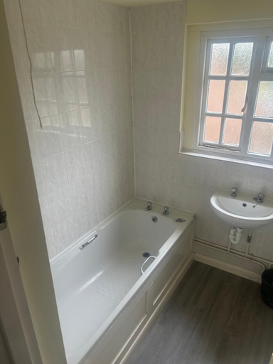 Bathroom, The Five Bells, Bedfordshire