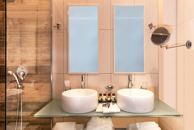 Bathroom 5, Kassandra Bay Resort, Suites & SPA, Thessaly