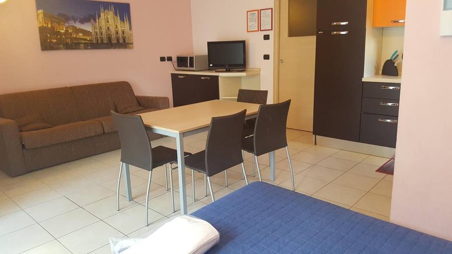 Dining Room 11