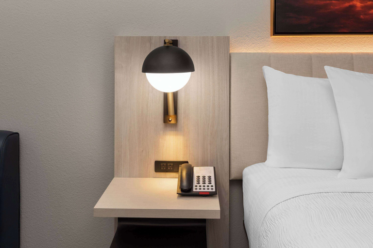 Bedroom 3, La Quinta Inn & Suites by Wyndham DeSoto, Dallas